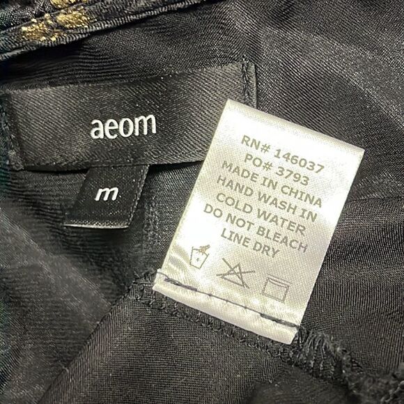 aeon Beautiful Black and Gold Metallic Blouse with Front Belt- Medium - Picture 7 of 8